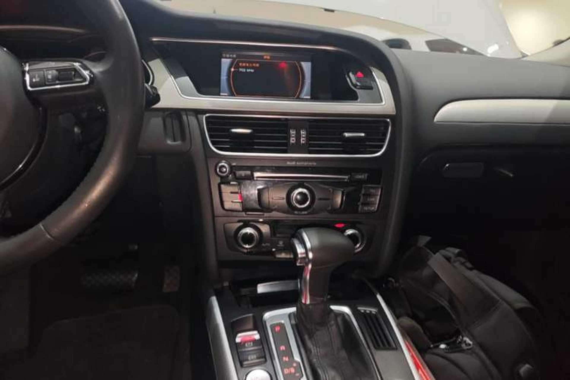Used Audi A4L 2016 35 TFSI Collector's Edition Automatic Standard Model Audio And AC Panel