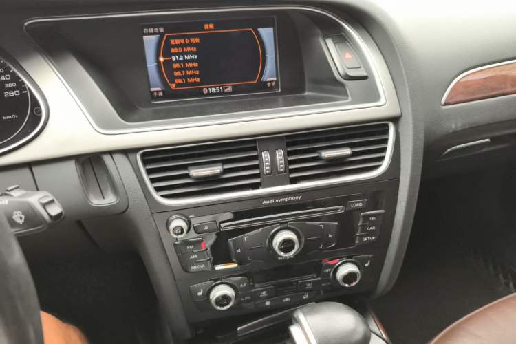Used Audi A4L 2016 35 TFSI Collection Edition S line Comfort Model Audio And AC Panel