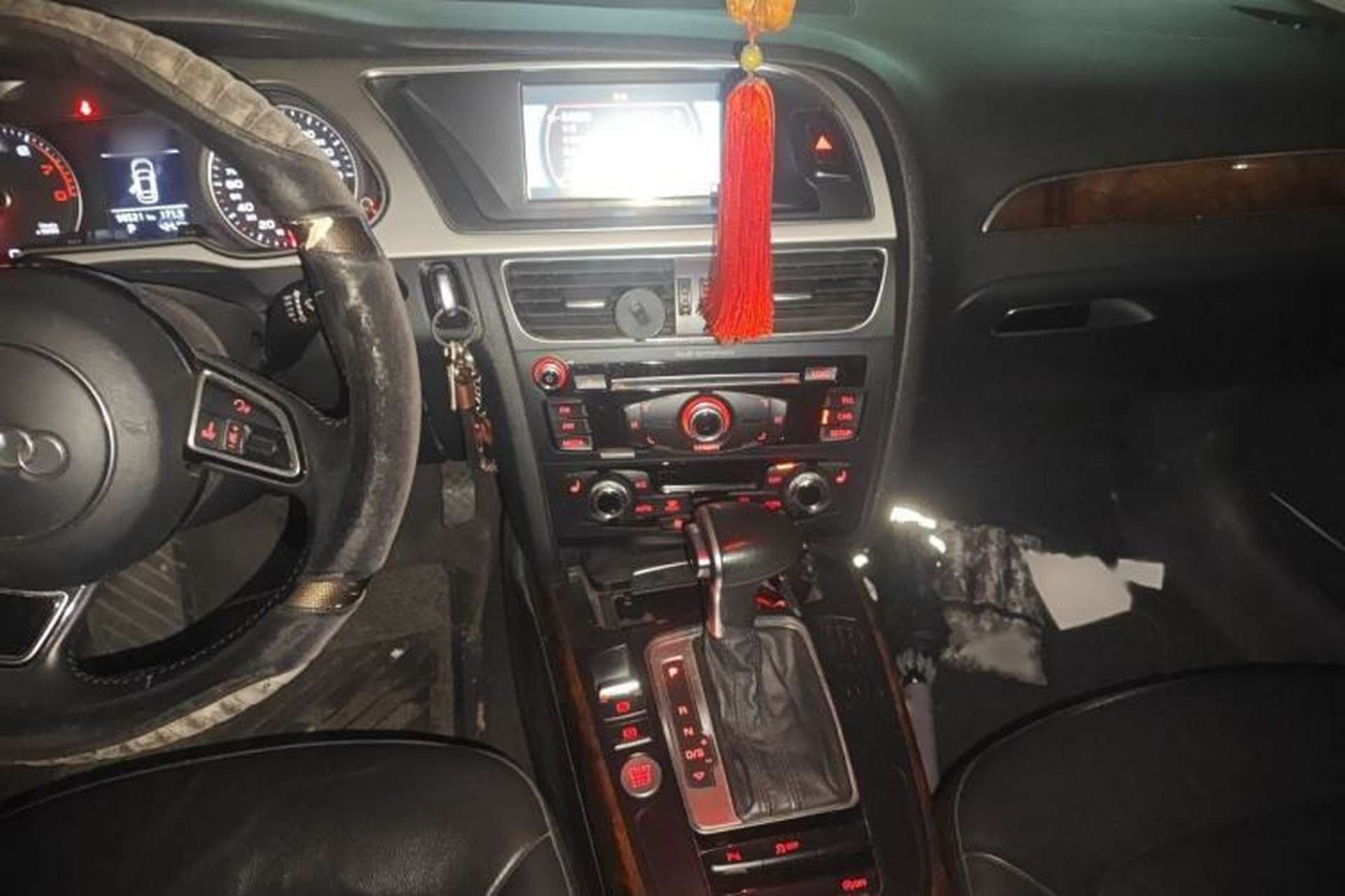 Used Audi A4L 2016 35 TFSI Automatic Comfort Model Audio And AC Panel