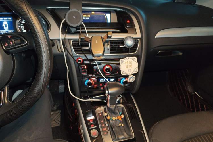 Used Audi A4L 2016 35 TFSI Collector's Edition Automatic Standard Model Audio And AC Panel