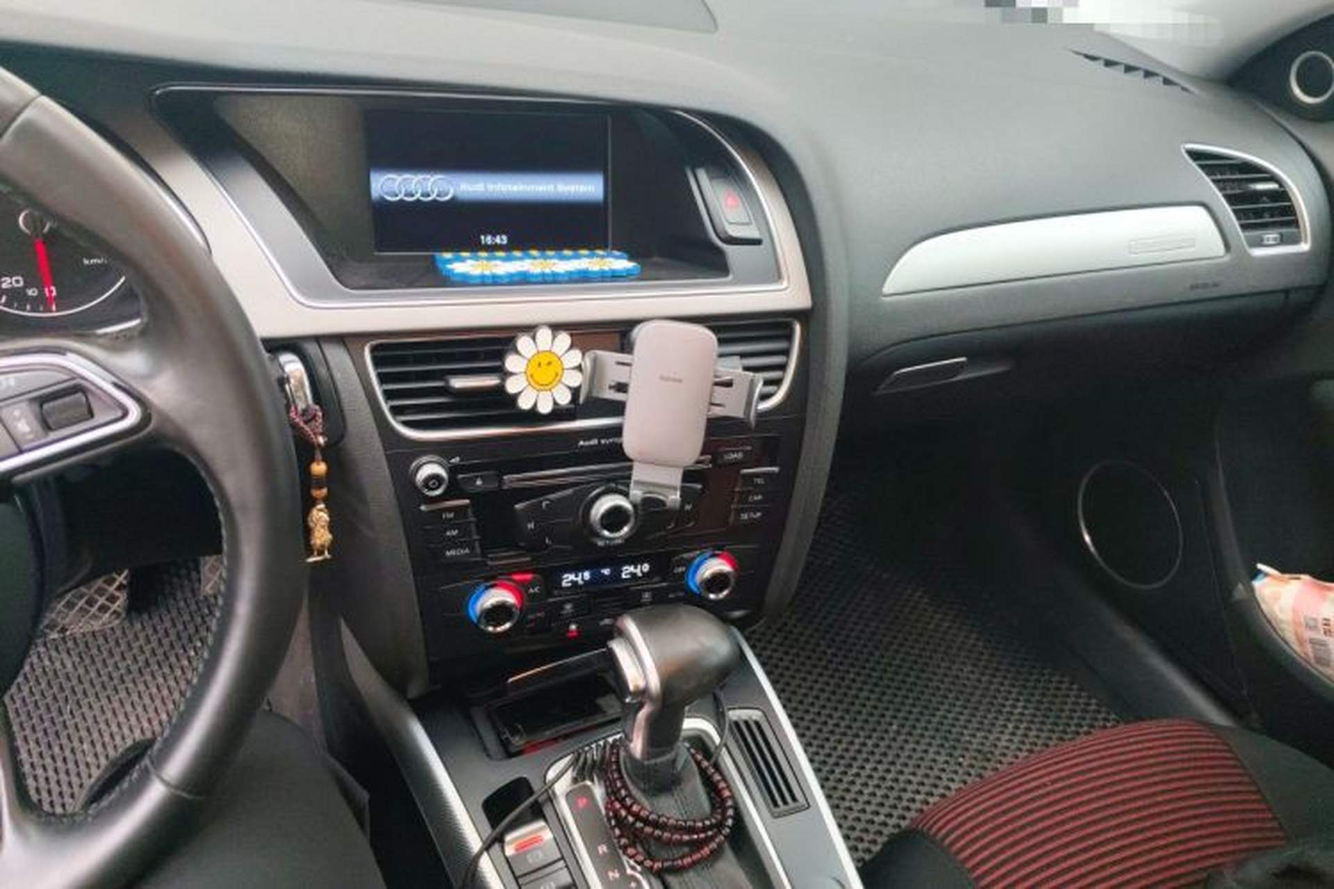 Used Audi A4L 2016 45 TFSI Collection Edition quattro Personalized Sports Model Audio And AC Panel