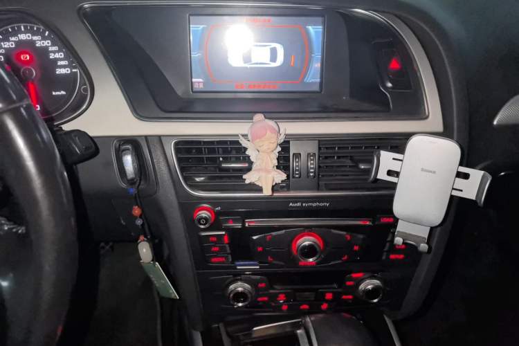 Used Audi A4L 2016 35 TFSI Automatic Standard Model Audio And AC Panel