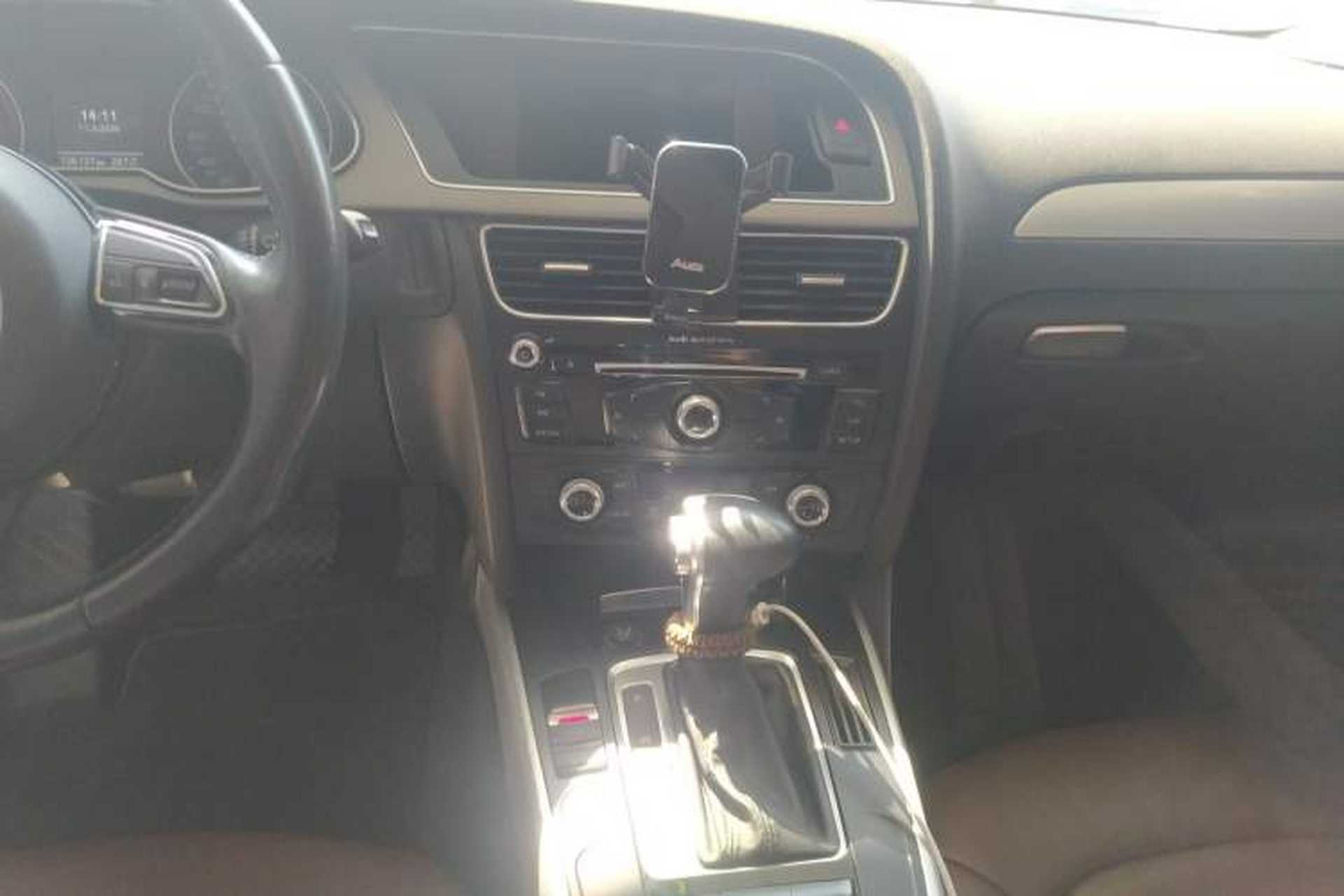 Used Audi A4L 2016 35 TFSI Collector's Edition Automatic Standard Model Audio And AC Panel