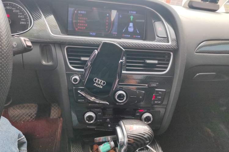 Used Audi A4L 2016 35 TFSI Collector's Edition Automatic Standard Model Audio And AC Panel
