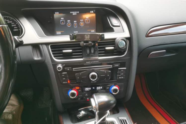 Used Audi A4L 2016 35 TFSI Collector's Edition Automatic Standard Model Audio And AC Panel