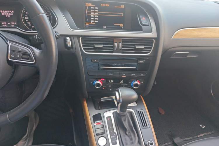 Used Audi A4L 2016 35 TFSI Collection Edition S line Luxury Model Audio And AC Panel
