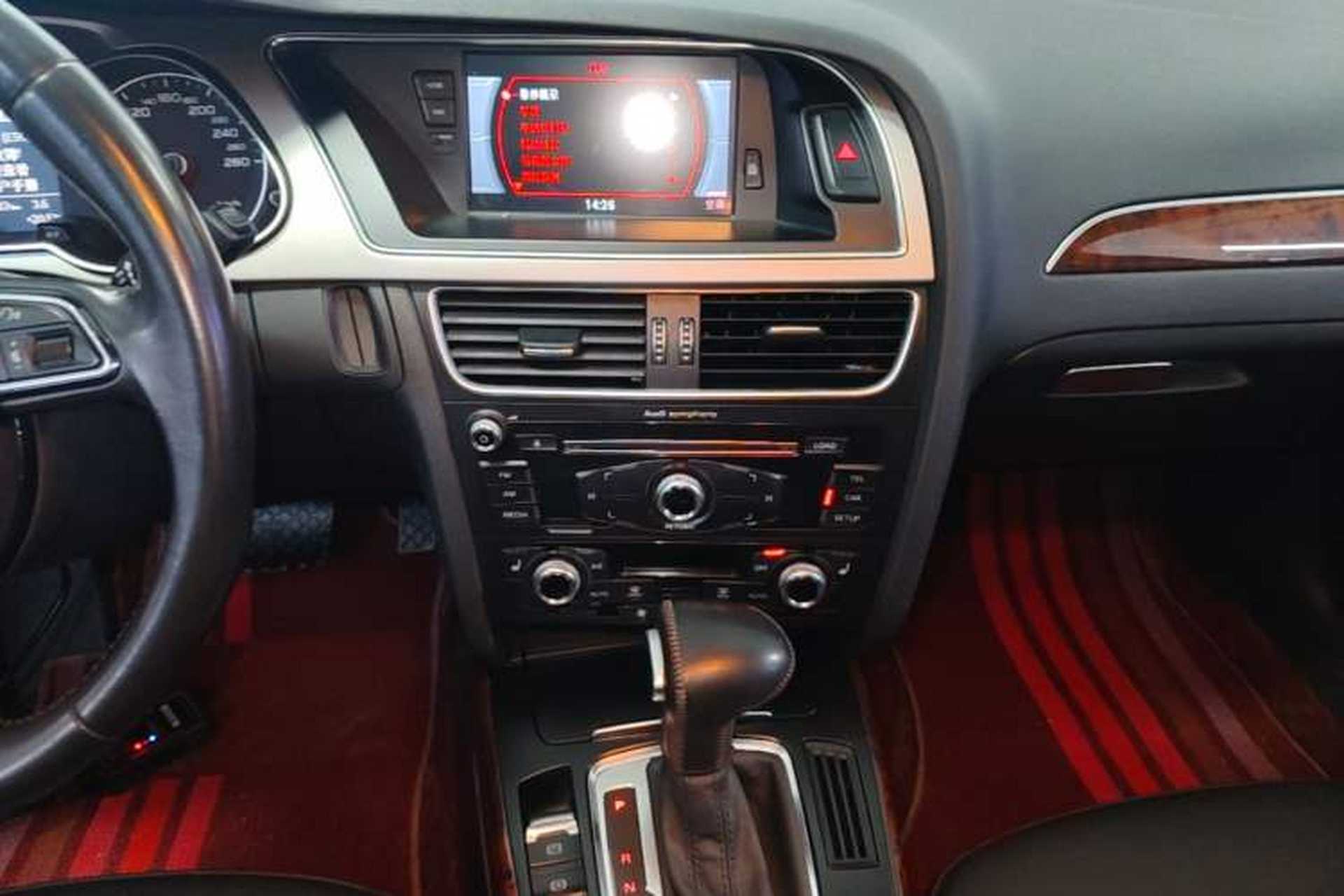 Used Audi A4L 2016 35 TFSI Collector's Edition Automatic Standard Model Audio And AC Panel