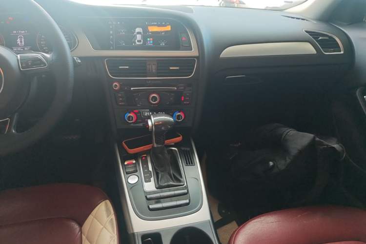 Used Audi A4L 2016 35 TFSI Collector's Edition Automatic Standard Model Audio And AC Panel