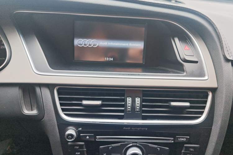 Used Audi A4L 2016 35 TFSI Collection Edition S line Comfort Model Audio And AC Panel