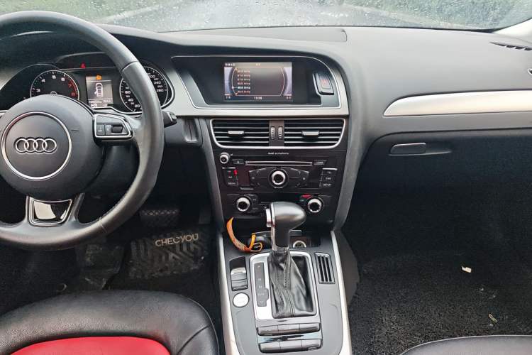 Used Audi A4L 2016 35 TFSI Collector's Edition Automatic Standard Model Audio And AC Panel