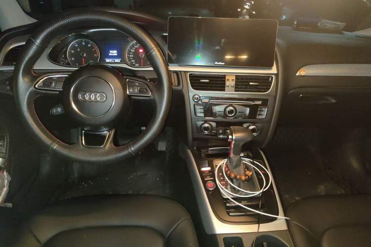 Used Audi A4L 2016 35 TFSI Collector's Edition Automatic Standard Model Center Console