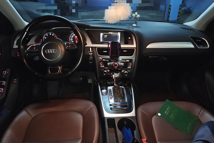 Used Audi A4L 2016 35 TFSI Collector's Edition Automatic Standard Model Center Console