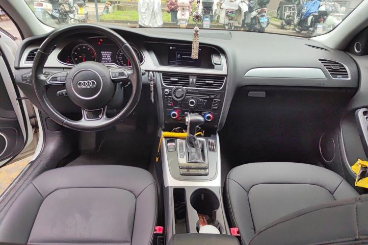Used Audi A4L 2016 35 TFSI Automatic Standard Model Center Console