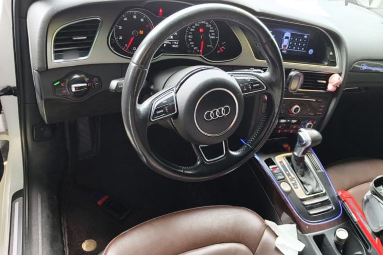 Used Audi A4L 2016 35 TFSI Automatic Standard Model Center Console