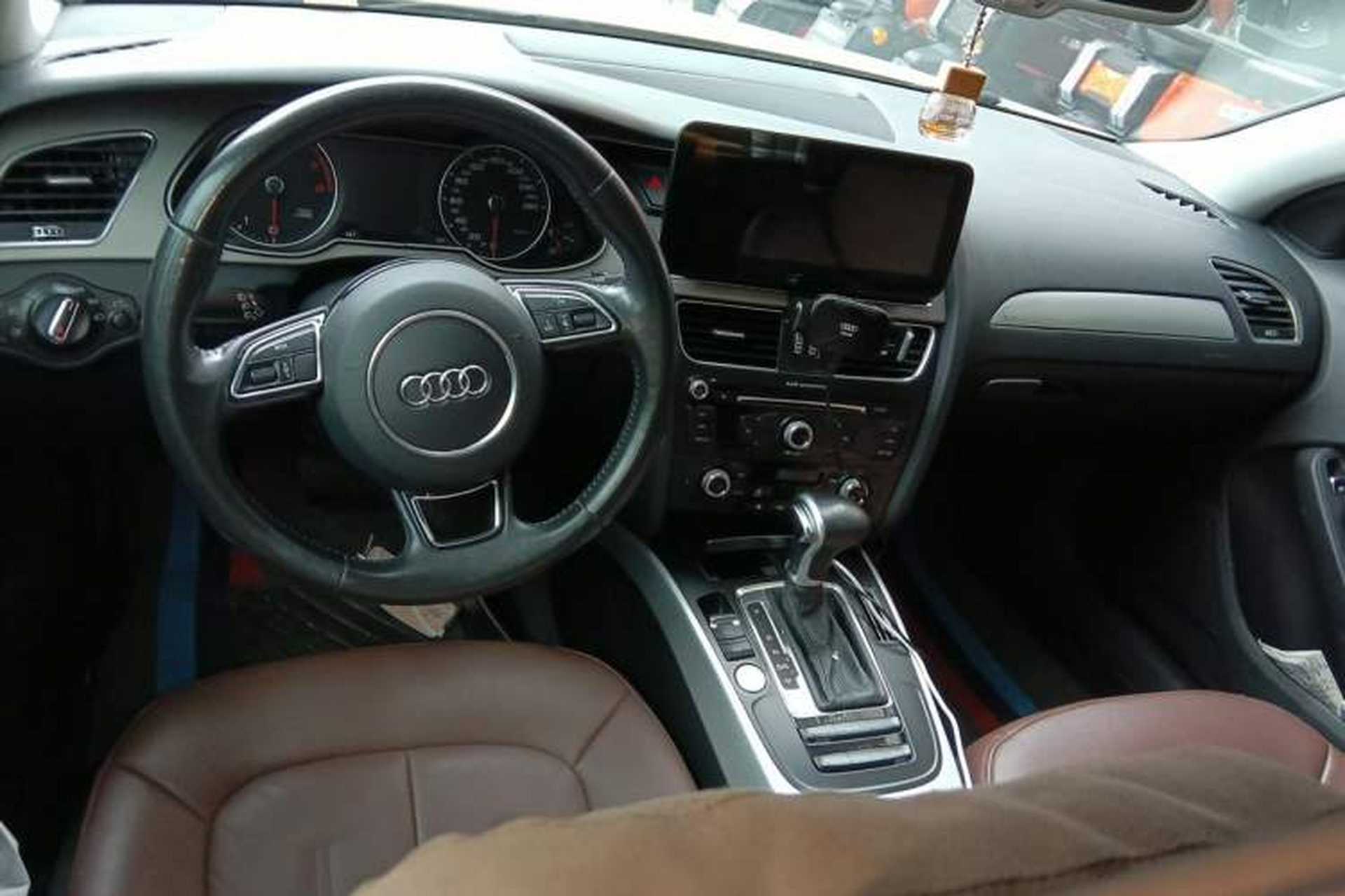 Used Audi A4L 2016 35 TFSI Collector's Edition Automatic Standard Model Center Console