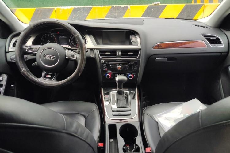 Used Audi A4L 2016 35 TFSI Collection Edition S line Comfort Model Center Console