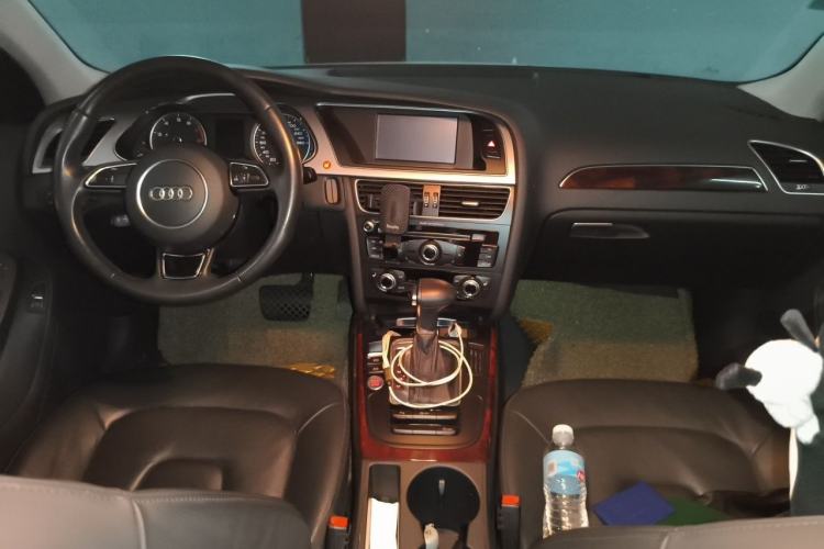 Used Audi A4L 2016 35 TFSI Automatic Comfort Model Center Console