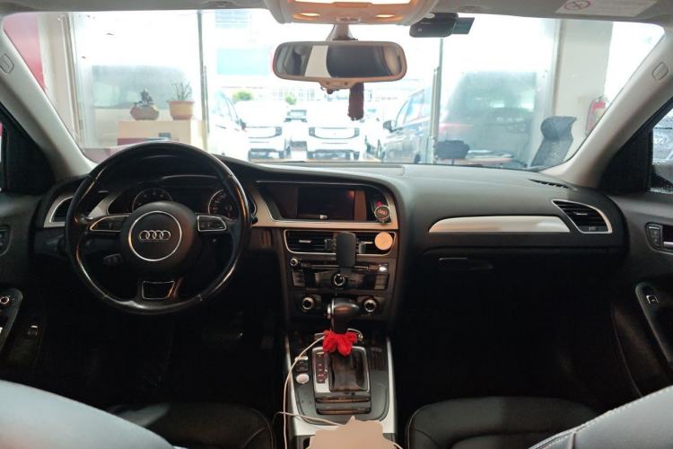 Used Audi A4L 2016 35 TFSI Collector's Edition Automatic Standard Model Center Console