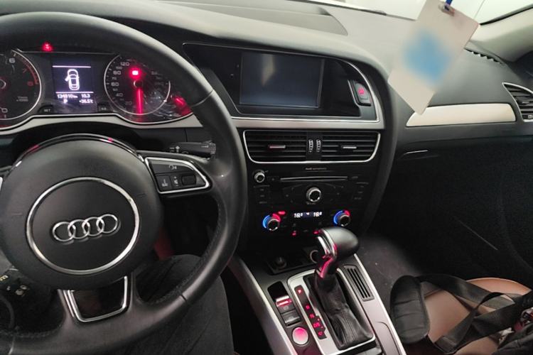 Used Audi A4L 2016 35 TFSI Collector's Edition Automatic Standard Model Center Console