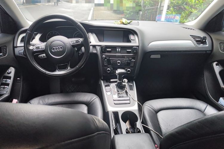 Used Audi A4L 2016 35 TFSI Collector's Edition Automatic Standard Model Center Console