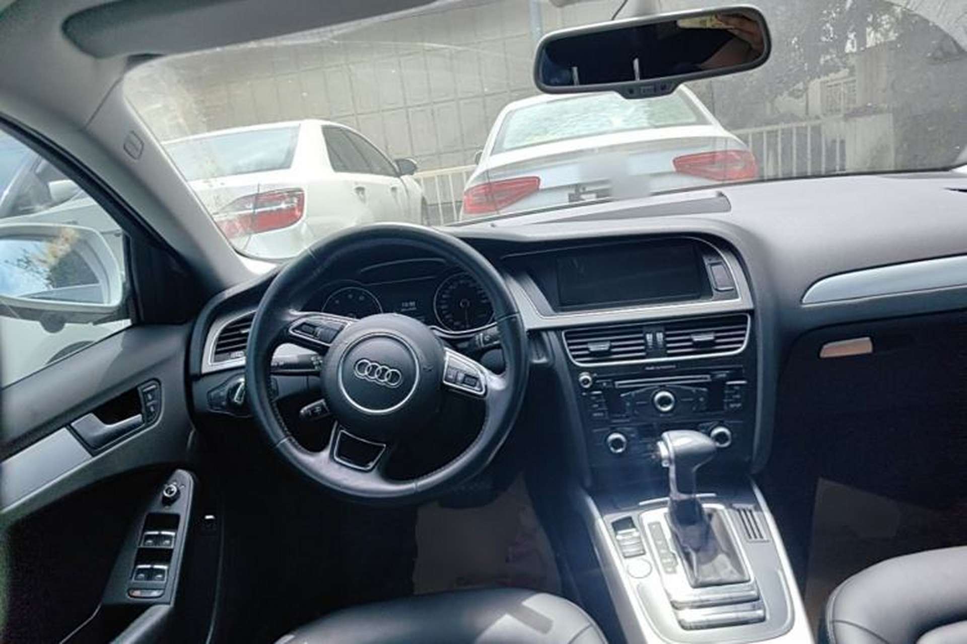 Used Audi A4L 2016 35 TFSI Collector's Edition Automatic Standard Model Center Console