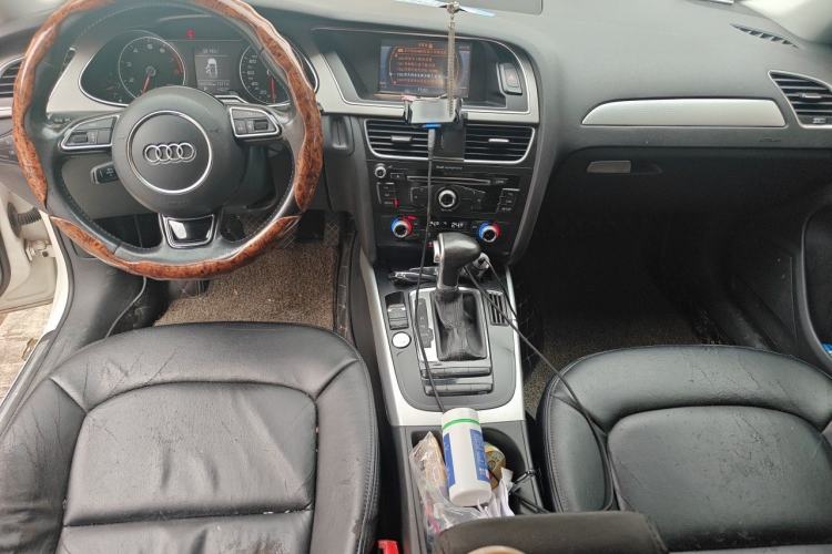 Used Audi A4L 2016 35 TFSI Collector's Edition Automatic Standard Model Center Console