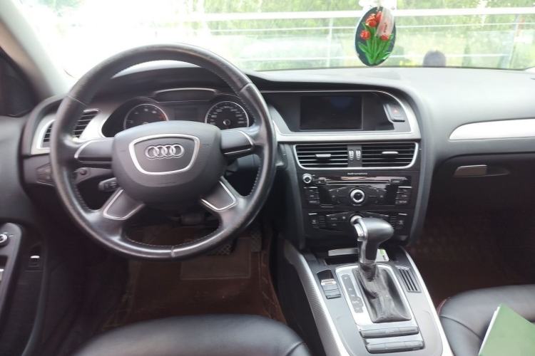 Used Audi A4L 2016 30 TFSI Collector's Edition Automatic Comfort Model Center Console