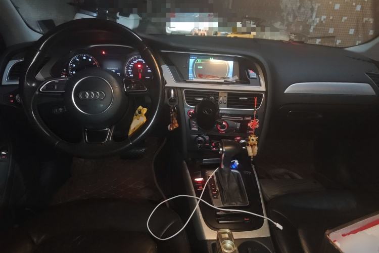 Used Audi A4L 2016 35 TFSI Automatic Standard Model Center Console