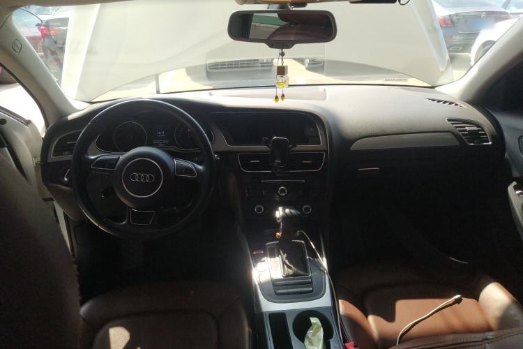 Used Audi A4L 2016 35 TFSI Collector's Edition Automatic Standard Model Center Console