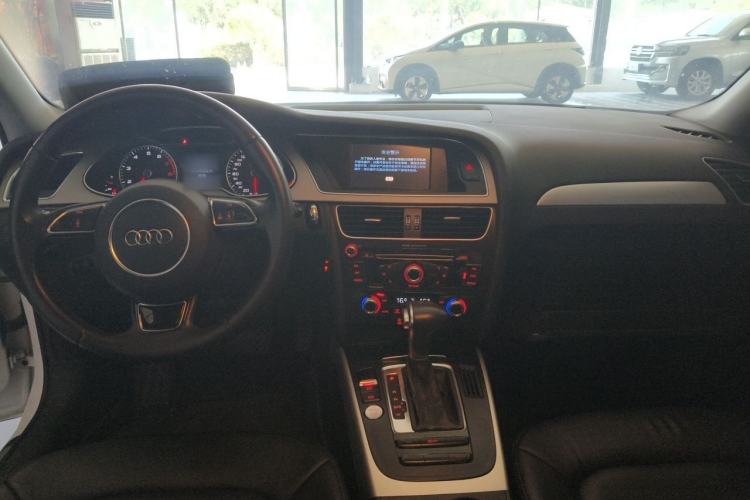 Used Audi A4L 2016 35 TFSI Collector's Edition Automatic Standard Model Center Console