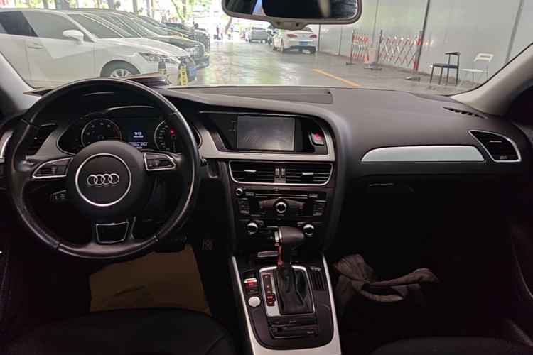 Used Audi A4L 2016 35 TFSI Collector's Edition Automatic Standard Model Center Console