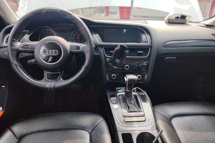 Used Audi A4L 2016 35 TFSI Collector's Edition Automatic Standard Model Center Console