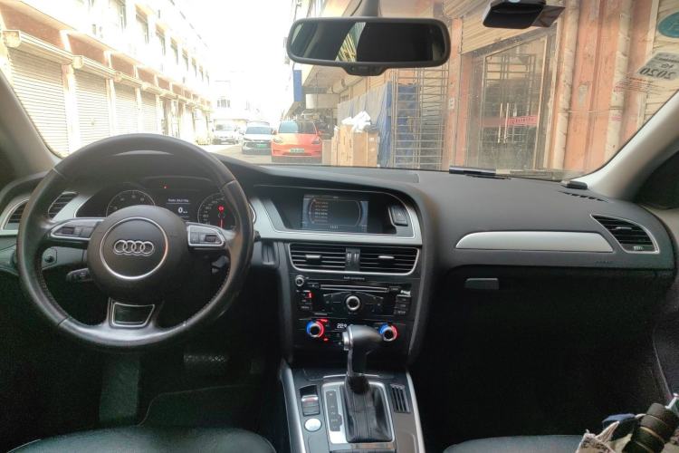 Used Audi A4L 2016 35 TFSI Collector's Edition Automatic Standard Model Center Console