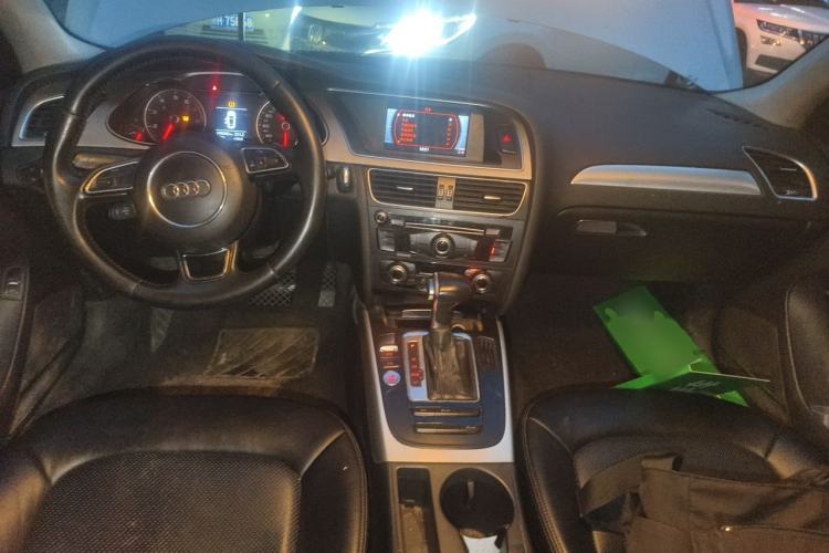 Used Audi A4L 2016 35 TFSI Collector's Edition Automatic Standard Model Center Console