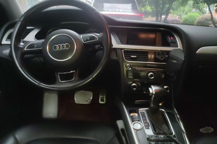 Used Audi A4L 2016 35 TFSI Collector's Edition Automatic Standard Model Center Console