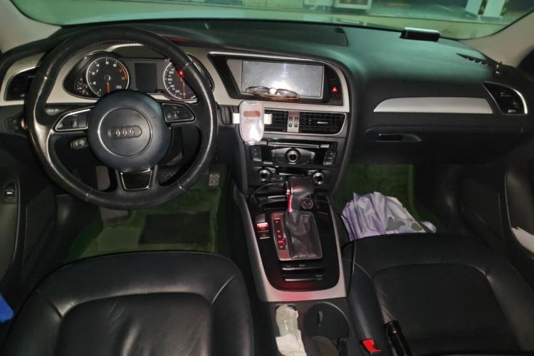 Used Audi A4L 2016 35 TFSI Automatic Comfort Model Center Console