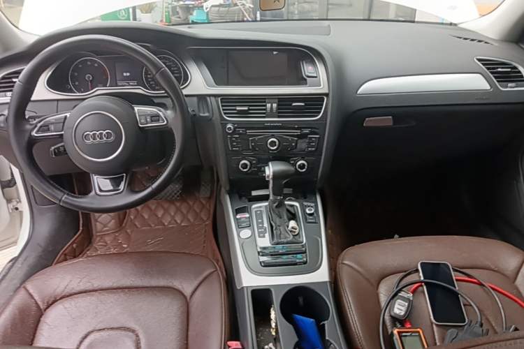 Used Audi A4L 2016 35 TFSI Collector's Edition Automatic Standard Model Center Console