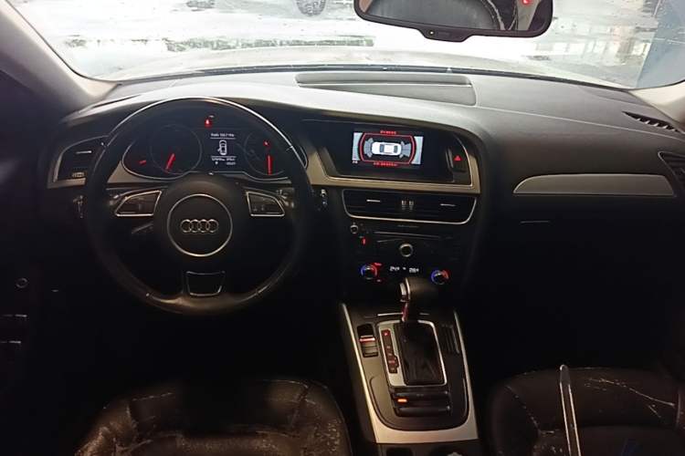 Used Audi A4L 2016 35 TFSI Automatic Standard Model Center Console