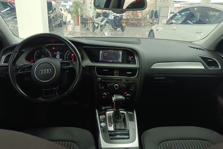 Used Audi A4L 2016 35 TFSI Collector's Edition Automatic Standard Model Center Console