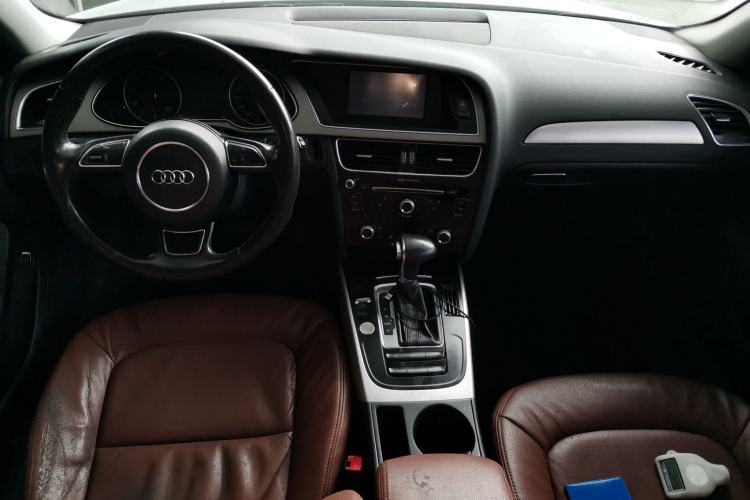 Used Audi A4L 2016 35 TFSI Collector's Edition Automatic Standard Model Center Console