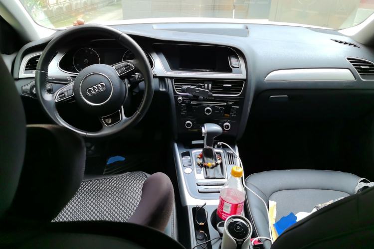 Used Audi A4L 2016 35 TFSI Collector's Edition Automatic Standard Model Center Console