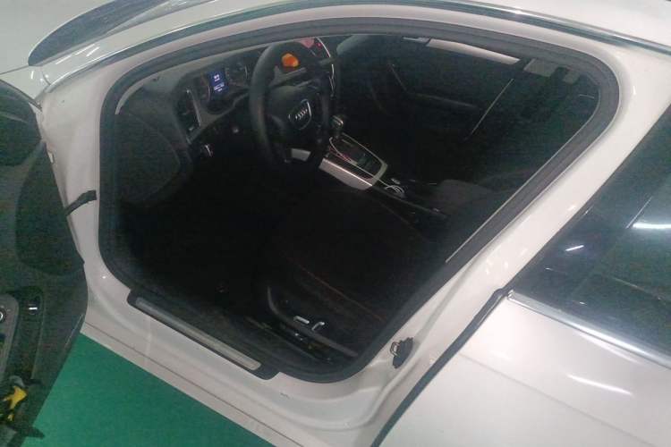 Used Audi A4L 2016 30 TFSI Automatic Comfort Model Driver Seat