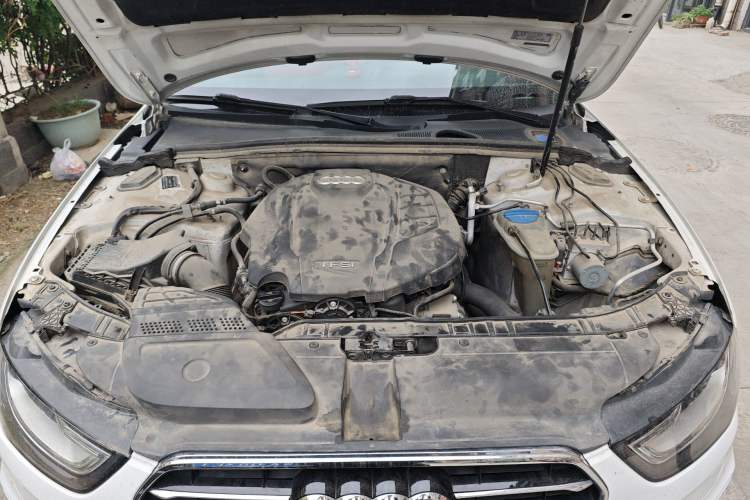 Used Audi A4L 2016 35 TFSI Collector's Edition Automatic Standard Model Engine Bay