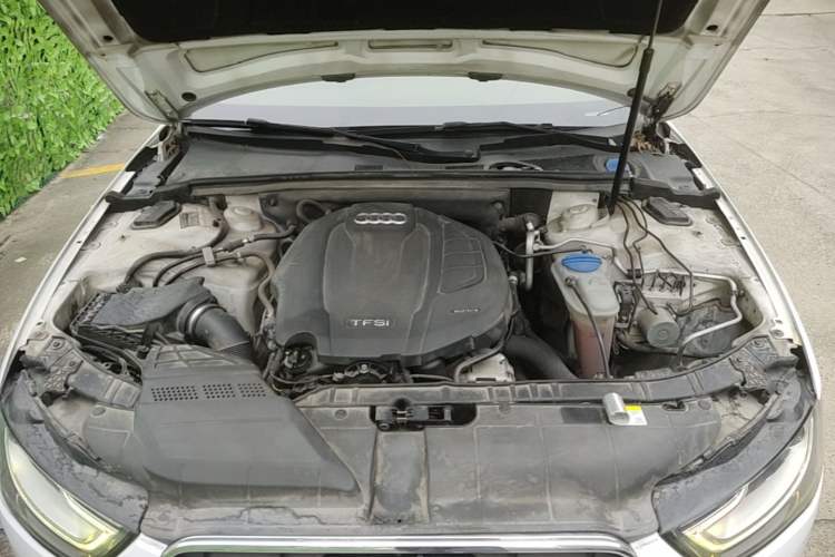 Used Audi A4L 2016 35 TFSI Collector's Edition Automatic Standard Model Engine Bay