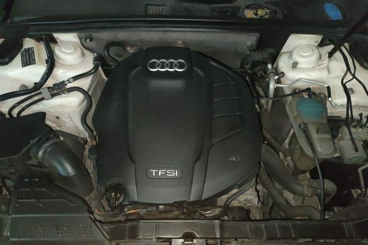 Used Audi A4L 2016 35 TFSI Collector's Edition Automatic Standard Model Engine Bay