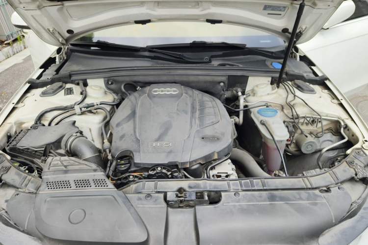 Used Audi A4L 2016 35 TFSI Automatic Comfort Model Engine Bay