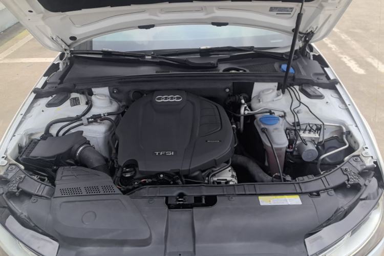 Used Audi A4L 2016 35 TFSI Collector's Edition Automatic Standard Model Engine Bay