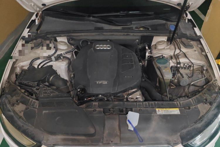 Used Audi A4L 2016 35 TFSI Collector's Edition Automatic Standard Model Engine Bay