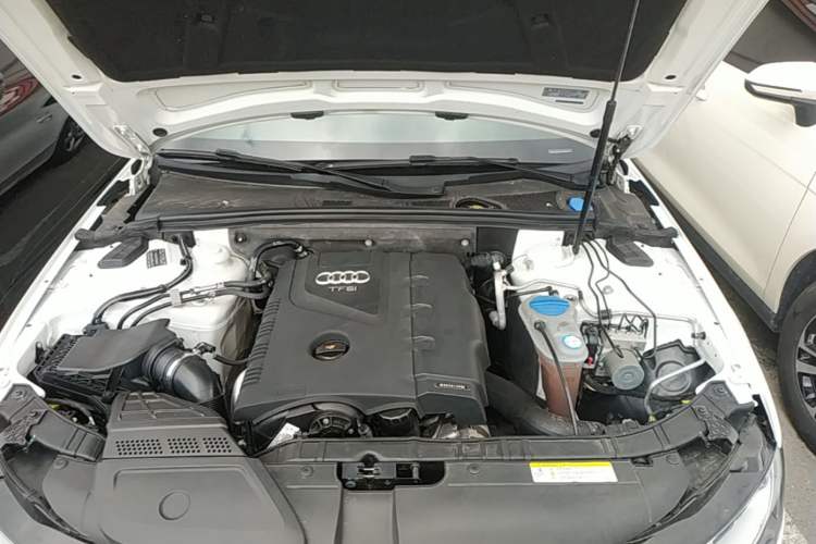 Used Audi A4L 2016 30 TFSI Collector's Edition Automatic Comfort Model Engine Bay