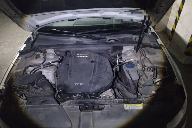 Used Audi A4L 2016 35 TFSI Automatic Comfort Model Engine Bay